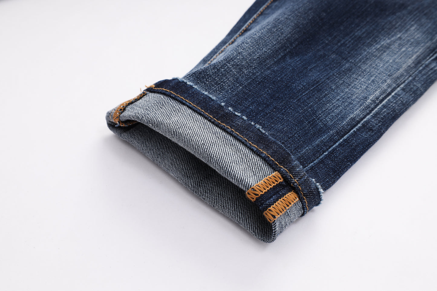 DSQ2 Neue elastische waschbare Löcher Jeans