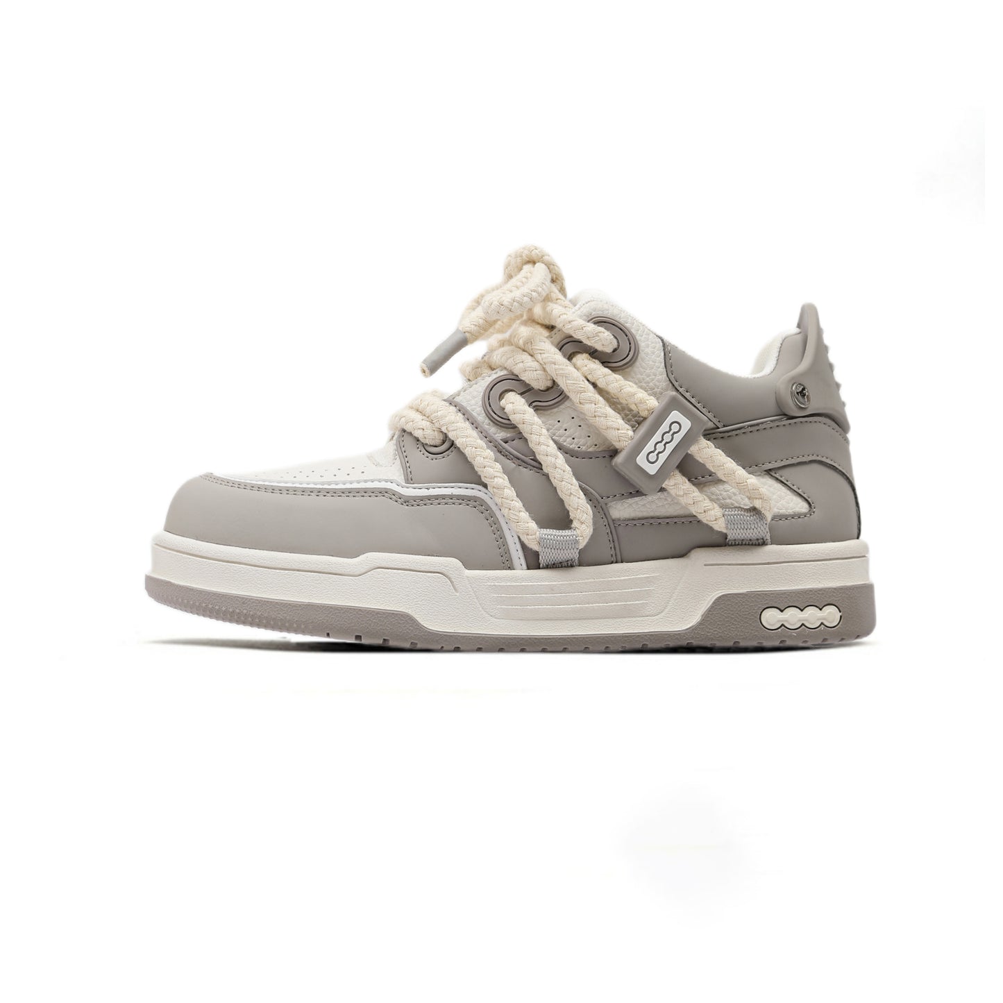 sports skate shoes