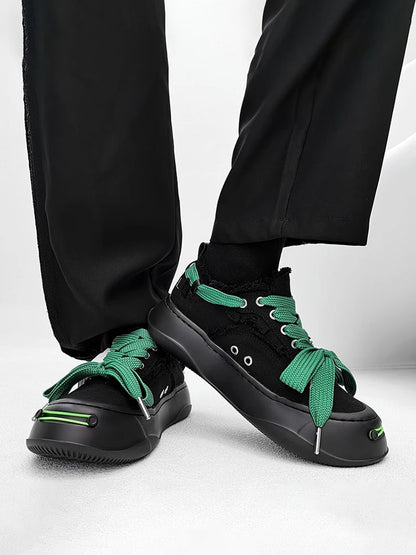 Thick-soled sneakers with raw edges