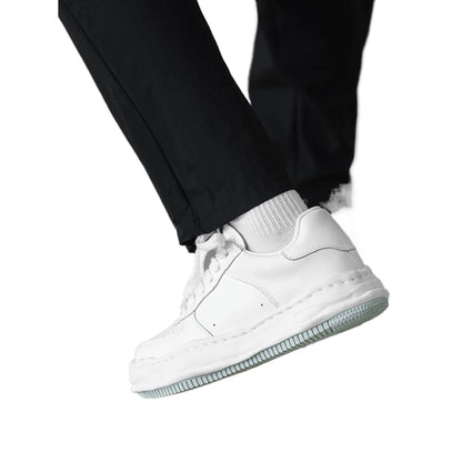 Niche design white sneakers
