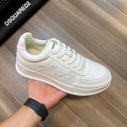 Flache Schuhe mit großem Kopf 
