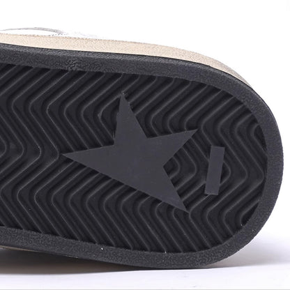 Distressed low-cut casual sneakers