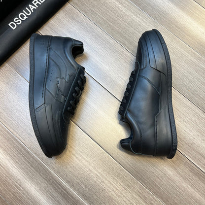 Flache Schuhe mit großem Kopf 